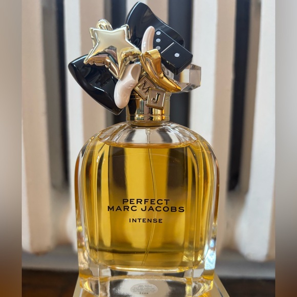 Marc Jacob Perfect Intense 100 ml EDP Spray.  Only spritzed twice! - Picture 3 of 5